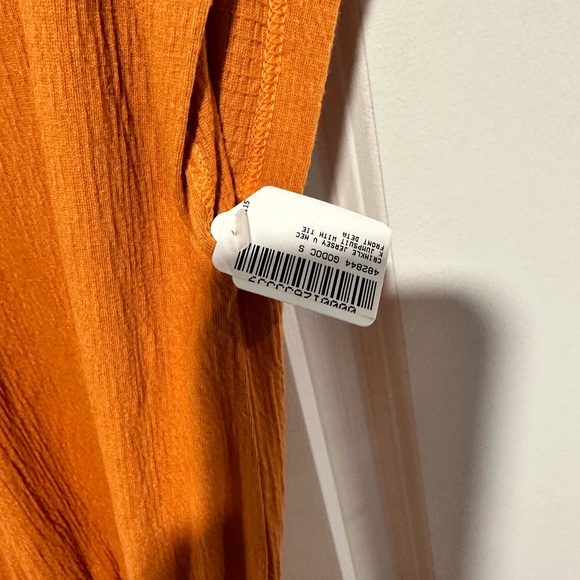 Cuddl Duds, Crinkle Jersey V -Neck Jumpsuit with Tie Front detail. - Picture 3 of 9